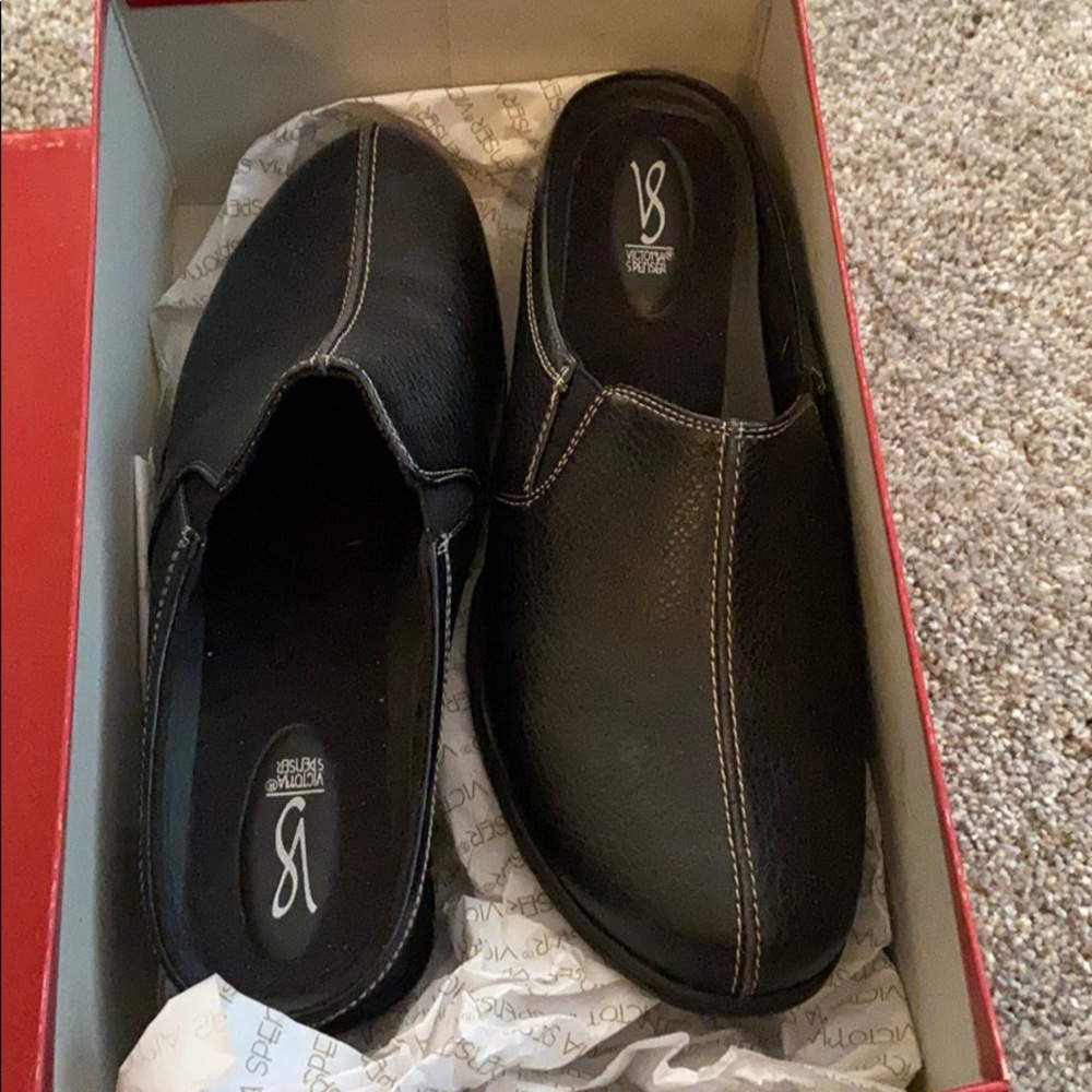 Victoria Spenser clogs/slides
